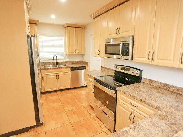 6616 N Parkway Dr 6616, Pompano Beach FL 33068