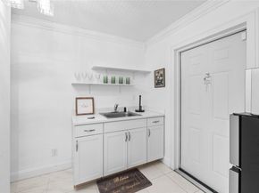 8405 NW 38th St, Coral Springs FL 33065