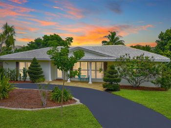8405 NW 38th St