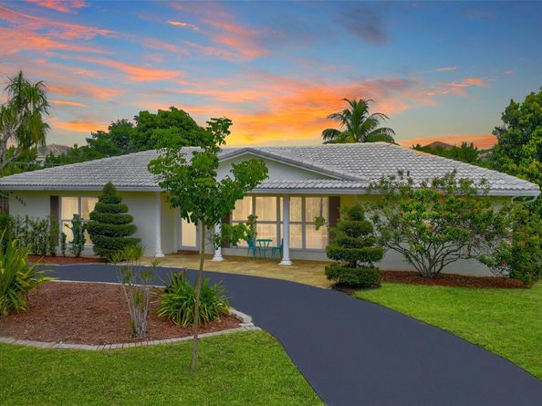 8405 NW 38th St, Coral Springs FL 33065
