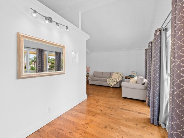 8405 NW 38th St, Coral Springs FL 33065