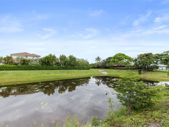 8405 NW 38th St, Coral Springs FL 33065