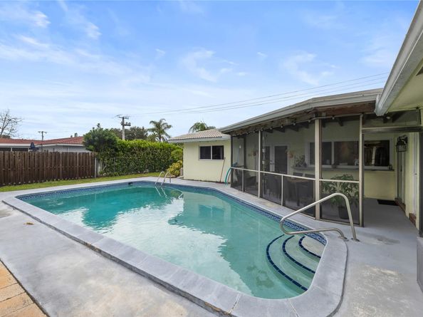 8405 NW 38th St, Coral Springs FL 33065