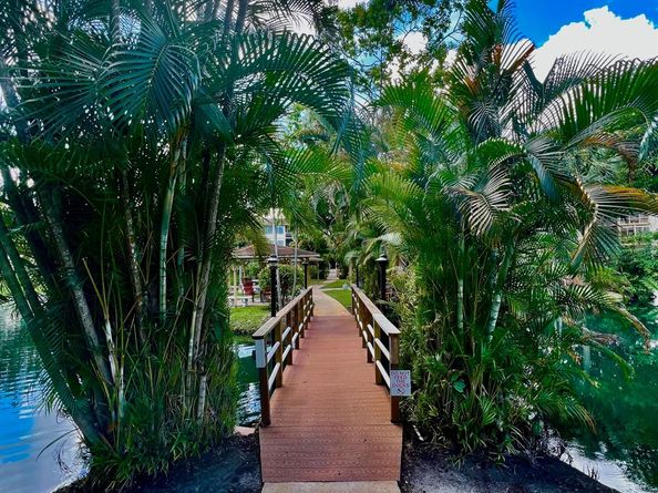 5121 W Oakland Park Boulevard 311, Lauderdale Lakes FL 33313