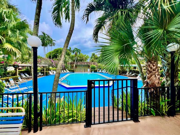 5121 W Oakland Park Boulevard 311, Lauderdale Lakes FL 33313