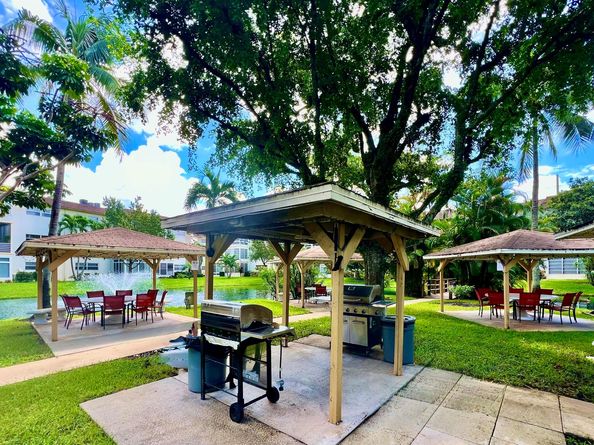 5121 W Oakland Park Boulevard 311, Lauderdale Lakes FL 33313