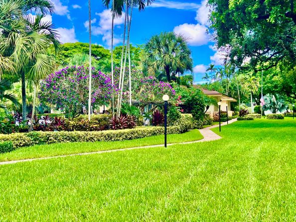 5121 W Oakland Park Boulevard 311, Lauderdale Lakes FL 33313