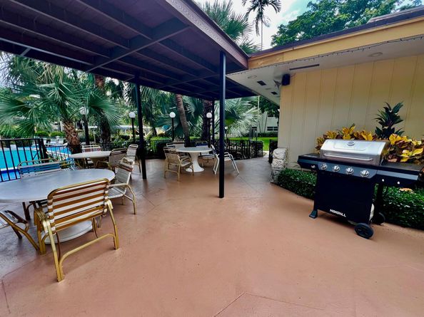 5121 W Oakland Park Boulevard 311, Lauderdale Lakes FL 33313
