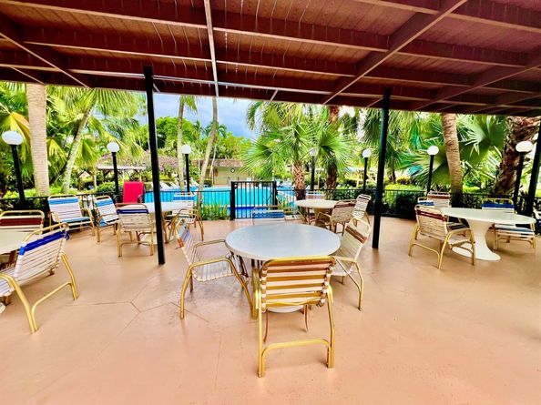 5121 W Oakland Park Boulevard 311, Lauderdale Lakes FL 33313