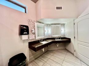 5121 W Oakland Park Boulevard 311, Lauderdale Lakes FL 33313