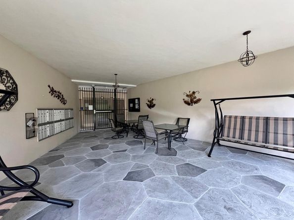 5121 W Oakland Park Boulevard 311, Lauderdale Lakes FL 33313