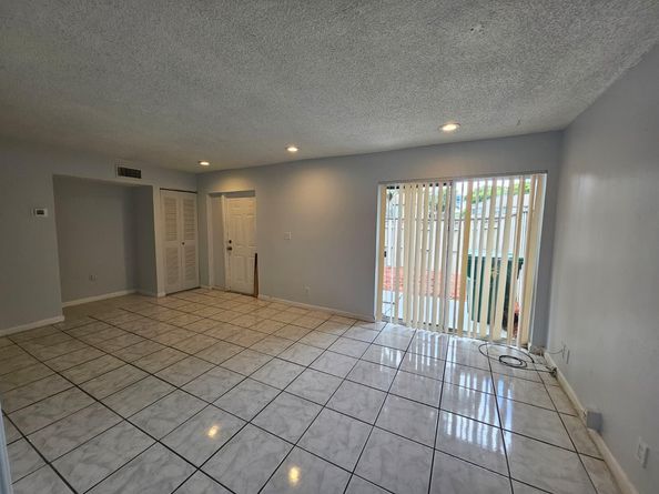 2221 NW 59th Way 67C, Fort Lauderdale FL 33313