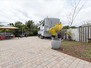 1814 NE 53rd Ct, Pompano Beach FL 33064