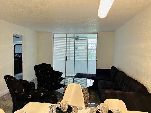 2871 E Sunrise Lakes Dr 101, Sunrise FL 33322