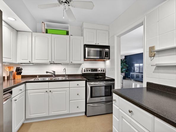 1881 Middle River Dr 301, Fort Lauderdale FL 33305