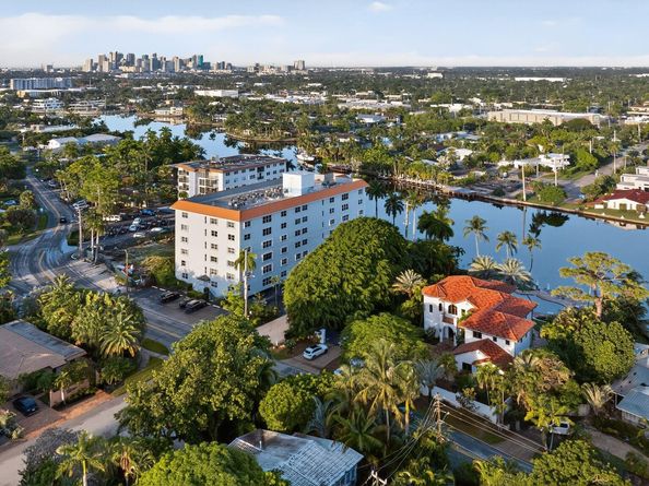 1881 Middle River Dr 301, Fort Lauderdale FL 33305