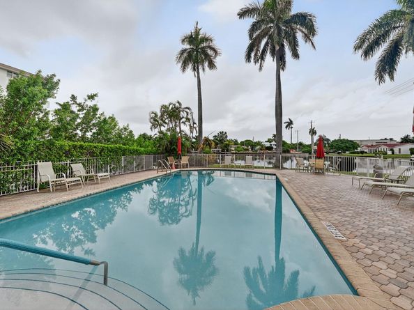 1881 Middle River Dr 301, Fort Lauderdale FL 33305