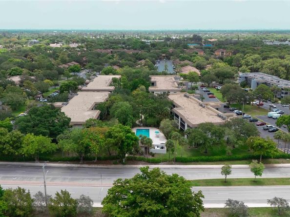 7579 NW 79th ave 205, Tamarac FL 33321