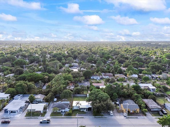 1417 N Andrews Ave, Fort Lauderdale FL 33311