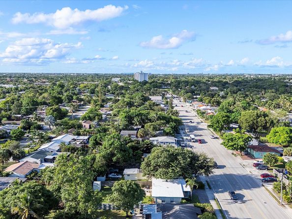 1417 N Andrews Ave, Fort Lauderdale FL 33311