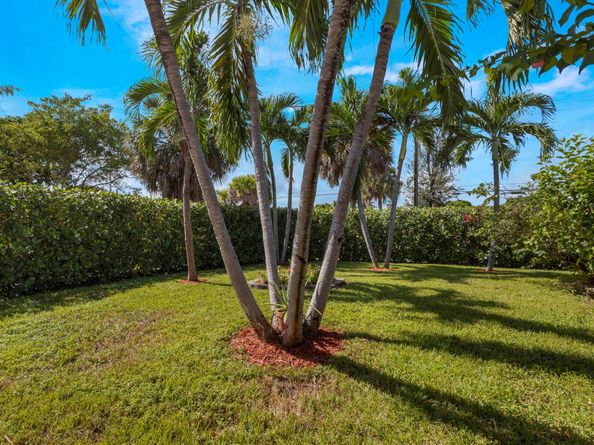 101 N Sequoia Drive N, West Palm Beach FL 33409