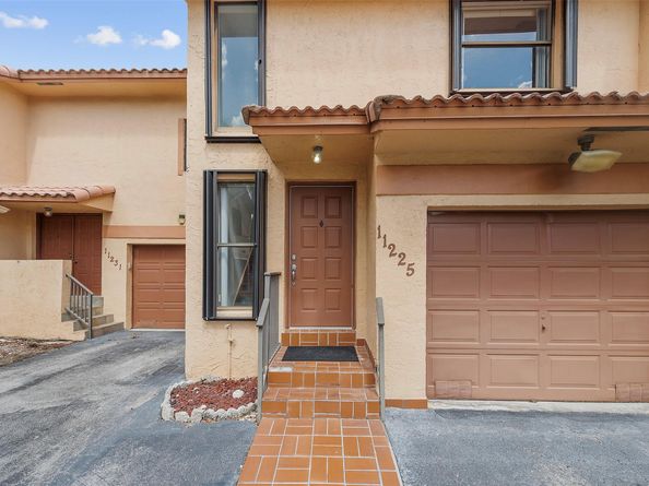 11225 SW 9th Ct 11225, Pembroke Pines FL 33025