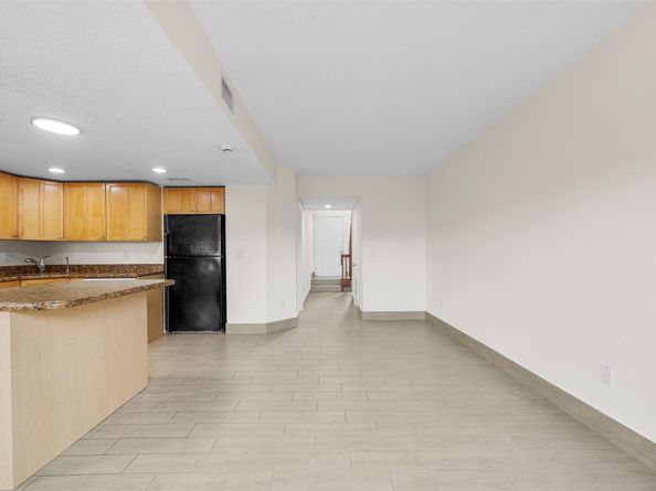 11225 SW 9th Ct 11225, Pembroke Pines FL 33025