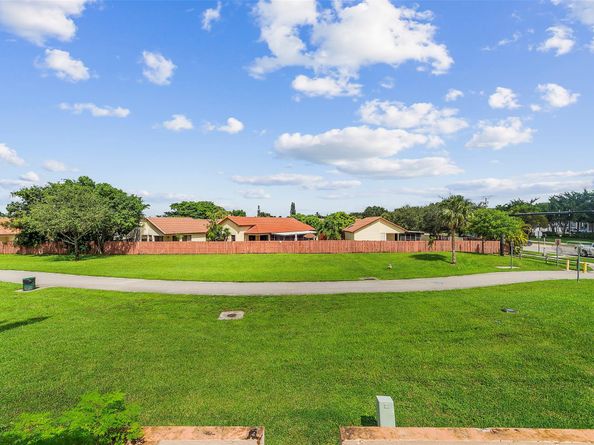 11225 SW 9th Ct 11225, Pembroke Pines FL 33025