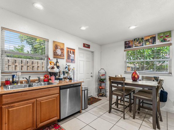 2907 Apalachee Road, Palm Springs FL 33406