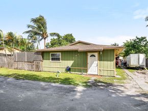2907 Apalachee Road, Palm Springs FL 33406