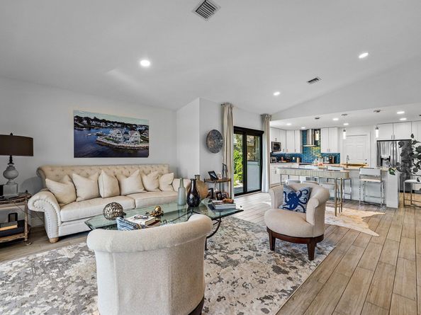 6746 Touchstone Circle, Palm Beach Gardens FL 33418