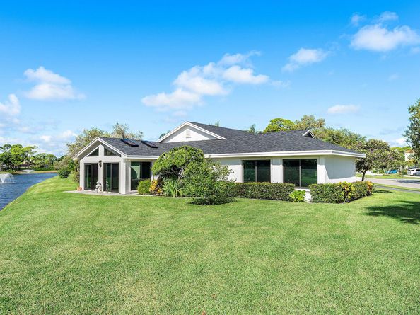 6746 Touchstone Circle, Palm Beach Gardens FL 33418
