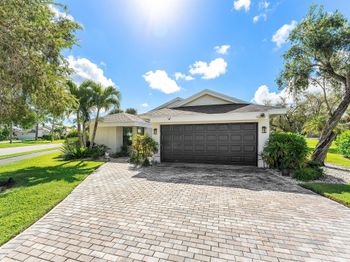 6746 Touchstone Circle