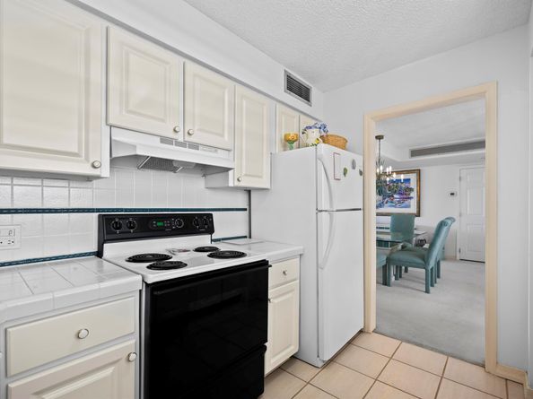 134 Lakeshore Drive 814, North Palm Beach FL 33408