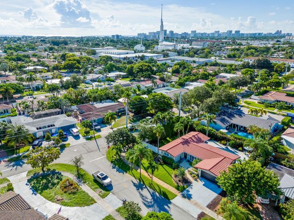 2166 NE 57th St, Fort Lauderdale FL 33308