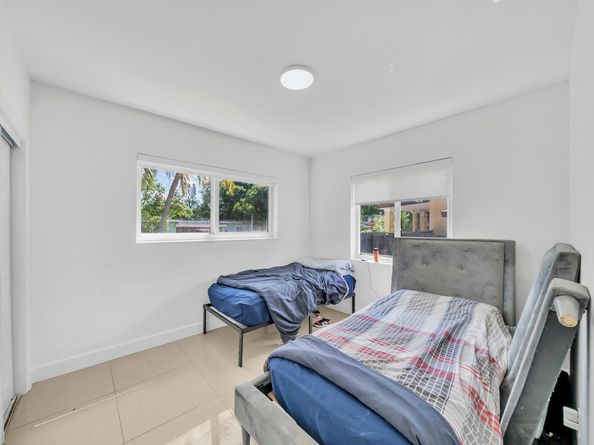 16010 NE 5th Ave, Miami FL 33162