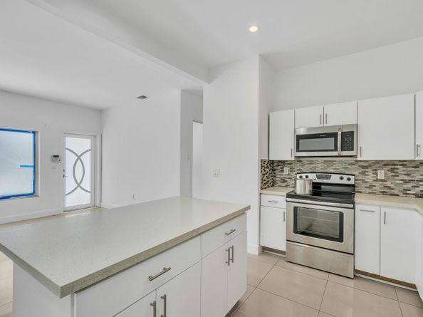 16010 NE 5th Ave, Miami FL 33162