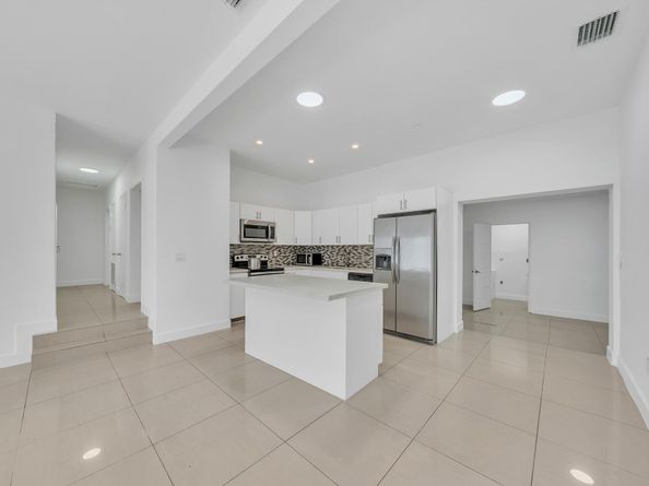 16010 NE 5th Ave, Miami FL 33162