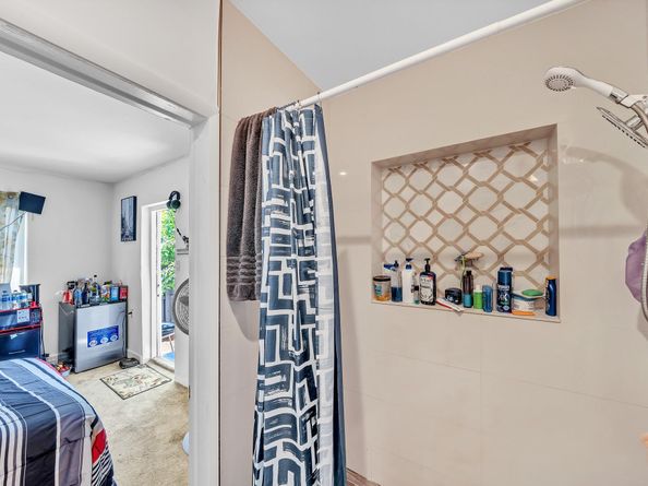 16010 NE 5th Ave, Miami FL 33162