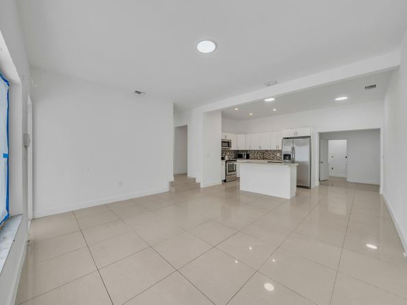 16010 NE 5th Ave, Miami FL 33162