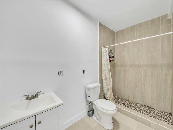 16010 NE 5th Ave, Miami FL 33162