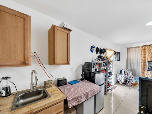 16010 NE 5th Ave, Miami FL 33162