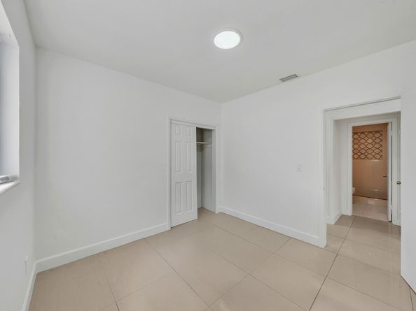 16010 NE 5th Ave, Miami FL 33162