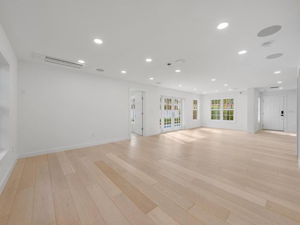 291 Austin Lane, West Palm Beach FL 33401