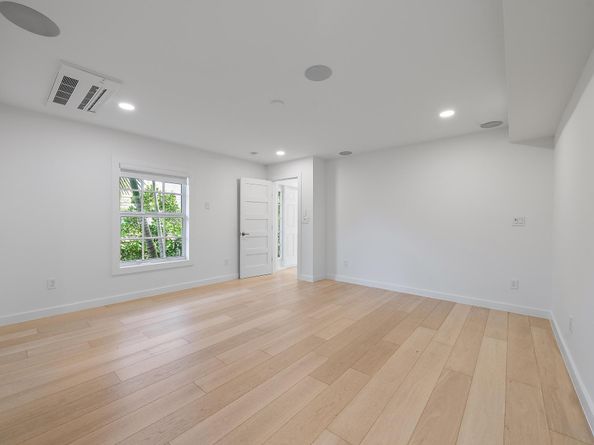 291 Austin Lane, West Palm Beach FL 33401