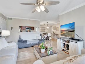 103 Yacht Club Way 206, Hypoluxo FL 33462
