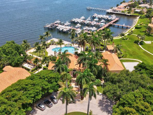 103 Yacht Club Way 206, Hypoluxo FL 33462