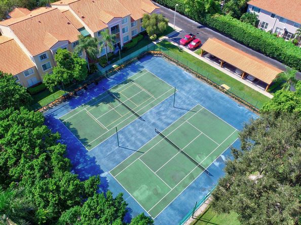 103 Yacht Club Way 206, Hypoluxo FL 33462