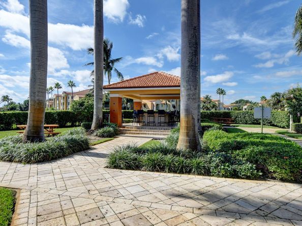 103 Yacht Club Way 206, Hypoluxo FL 33462