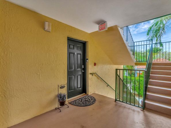 103 Yacht Club Way 206, Hypoluxo FL 33462